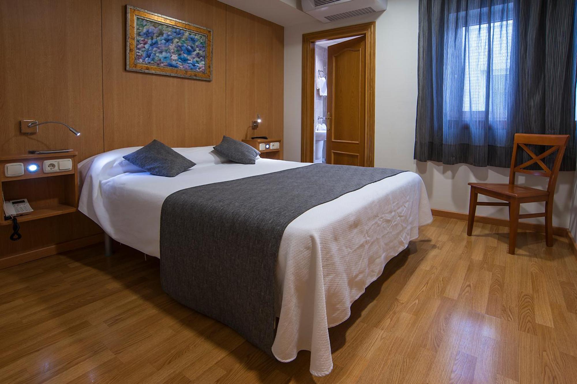 Iraipe Izaga Hostal Noáin Kültér fotó
