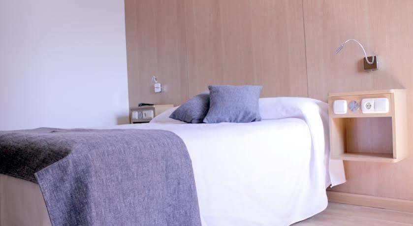 Iraipe Izaga Hostal Noáin Kültér fotó